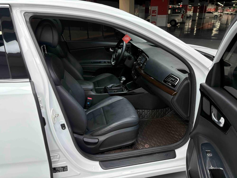 Kia Kia K4