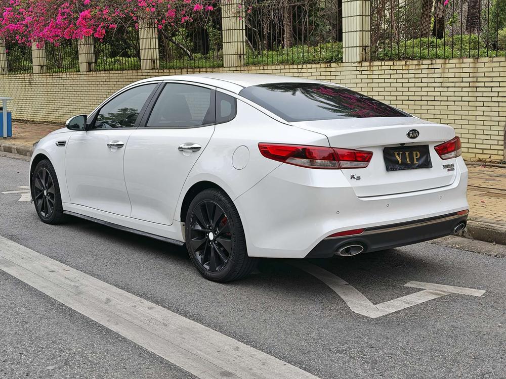 Kia Kia K5