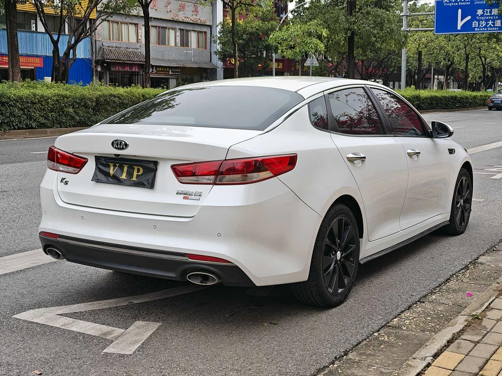 Kia Kia K5