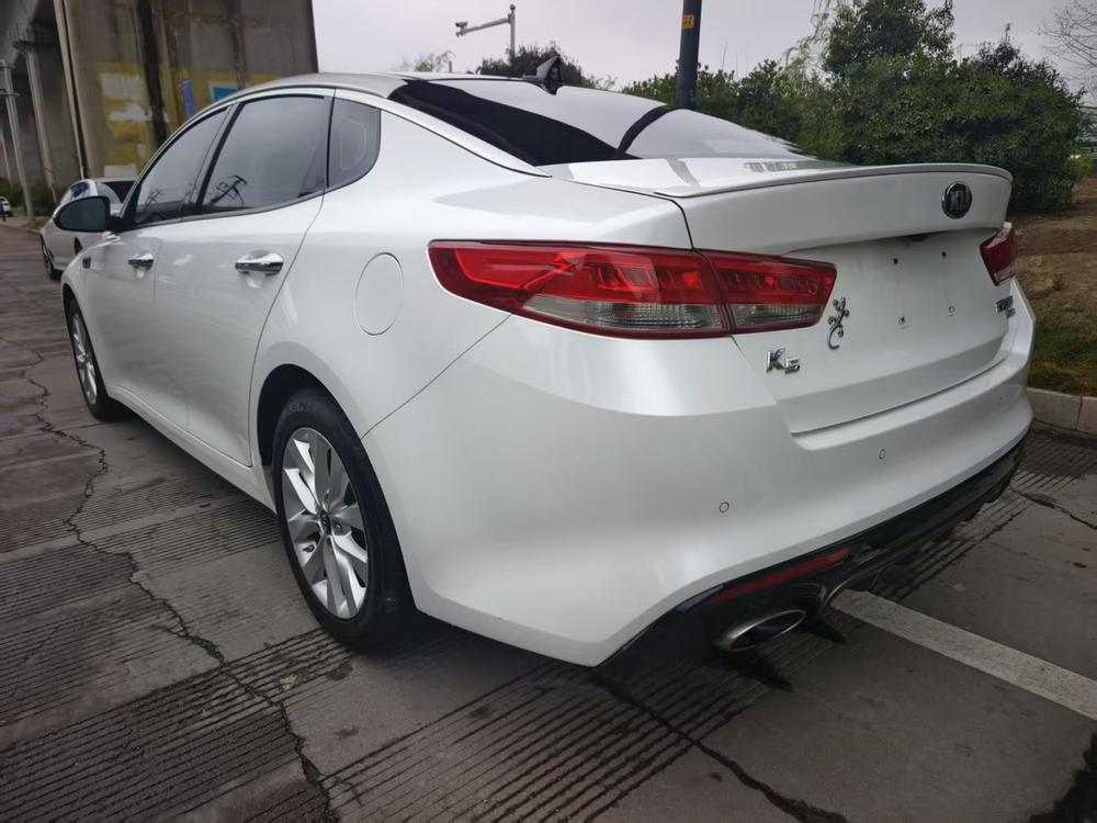 Kia Kia K5