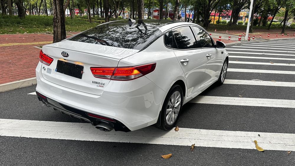 Kia Kia K5