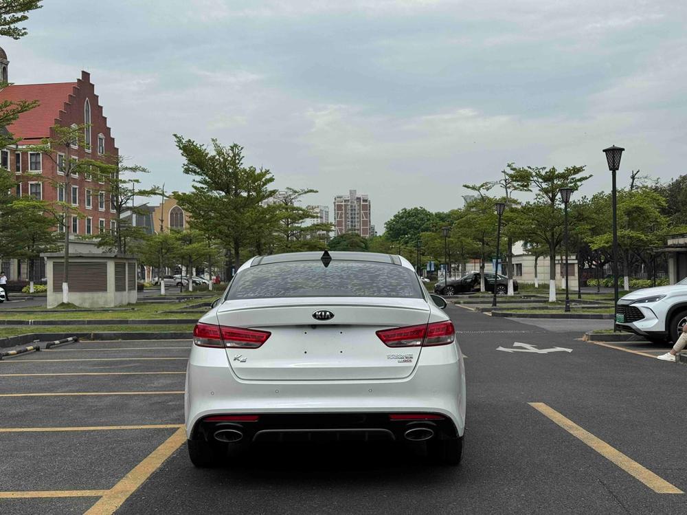 Kia Kia K5