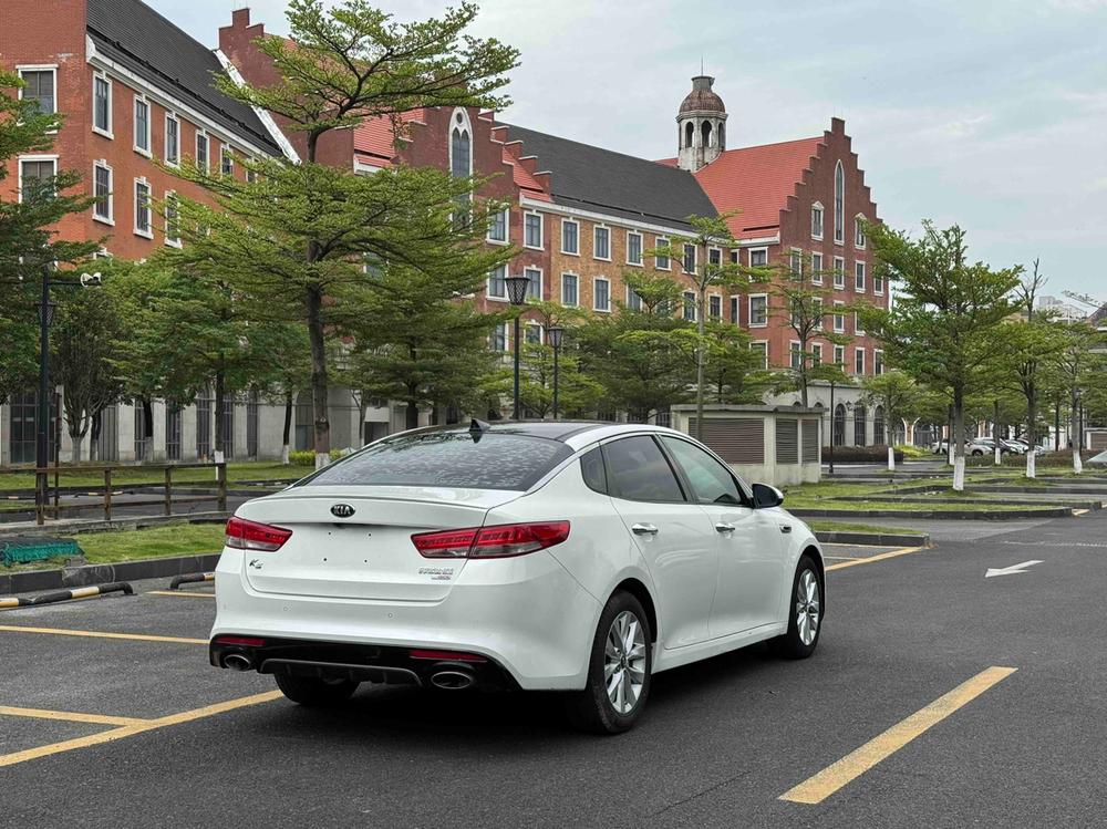 Kia Kia K5