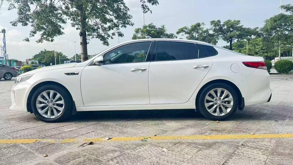 Kia Kia K5