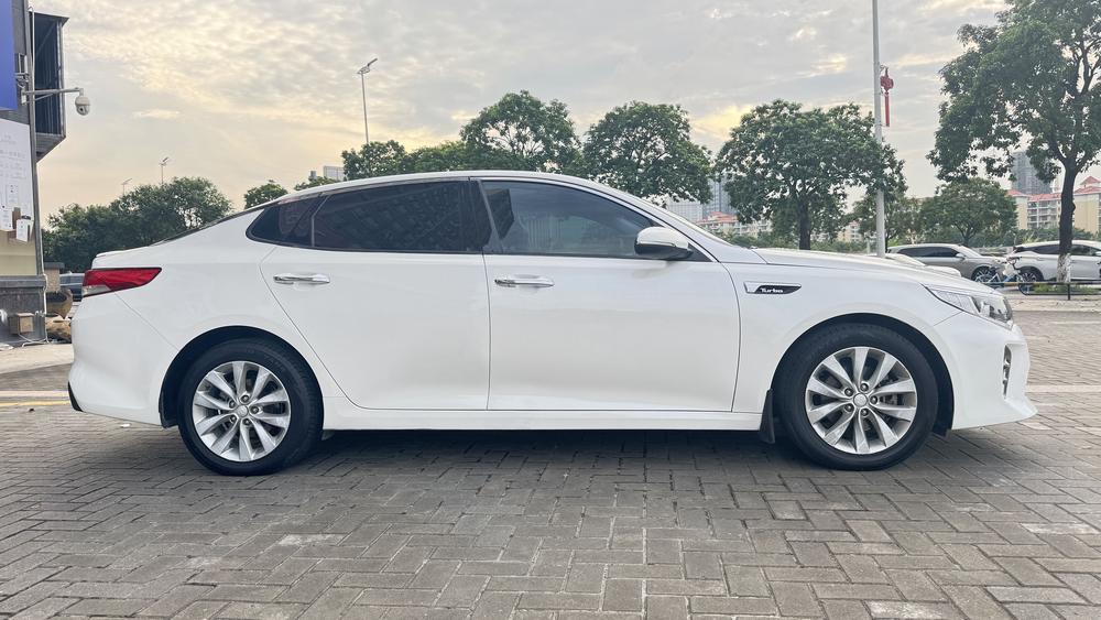 Kia Kia K5