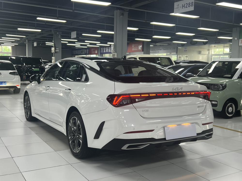 Kia Kia K5