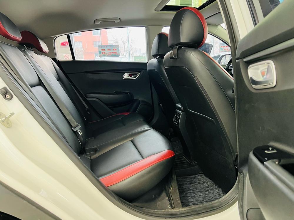 Kia KX CROSS