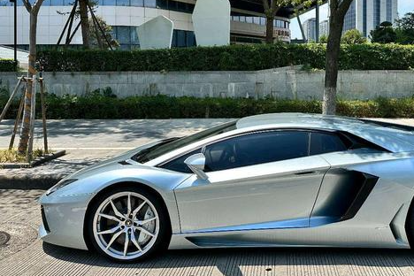 Lamborghini Aventador