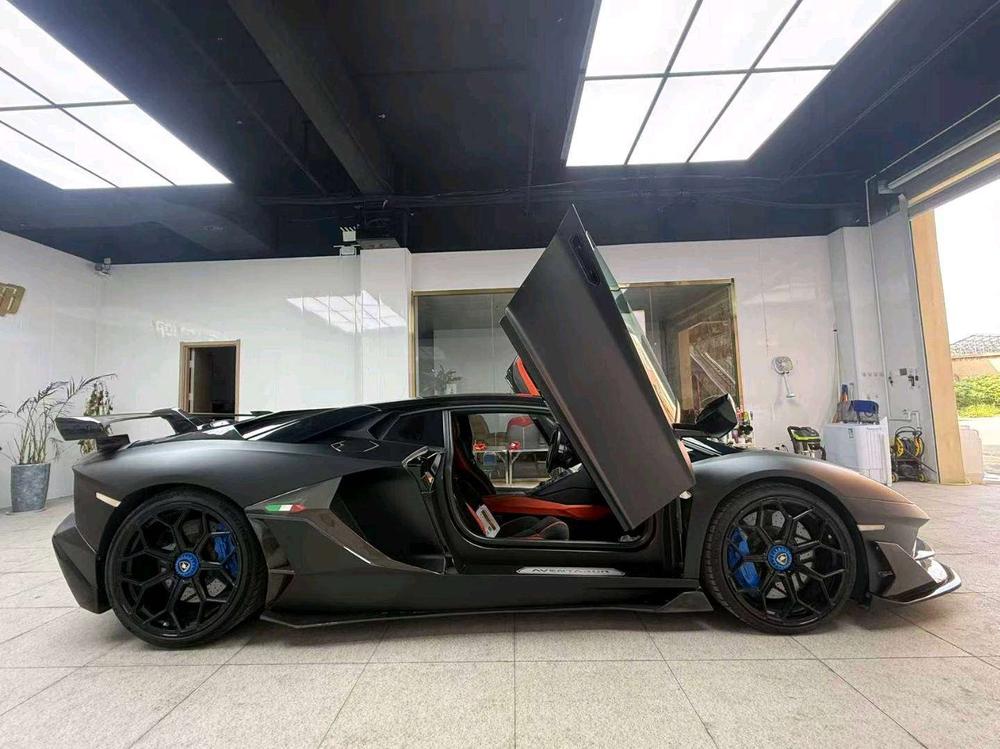 Lamborghini Aventador
