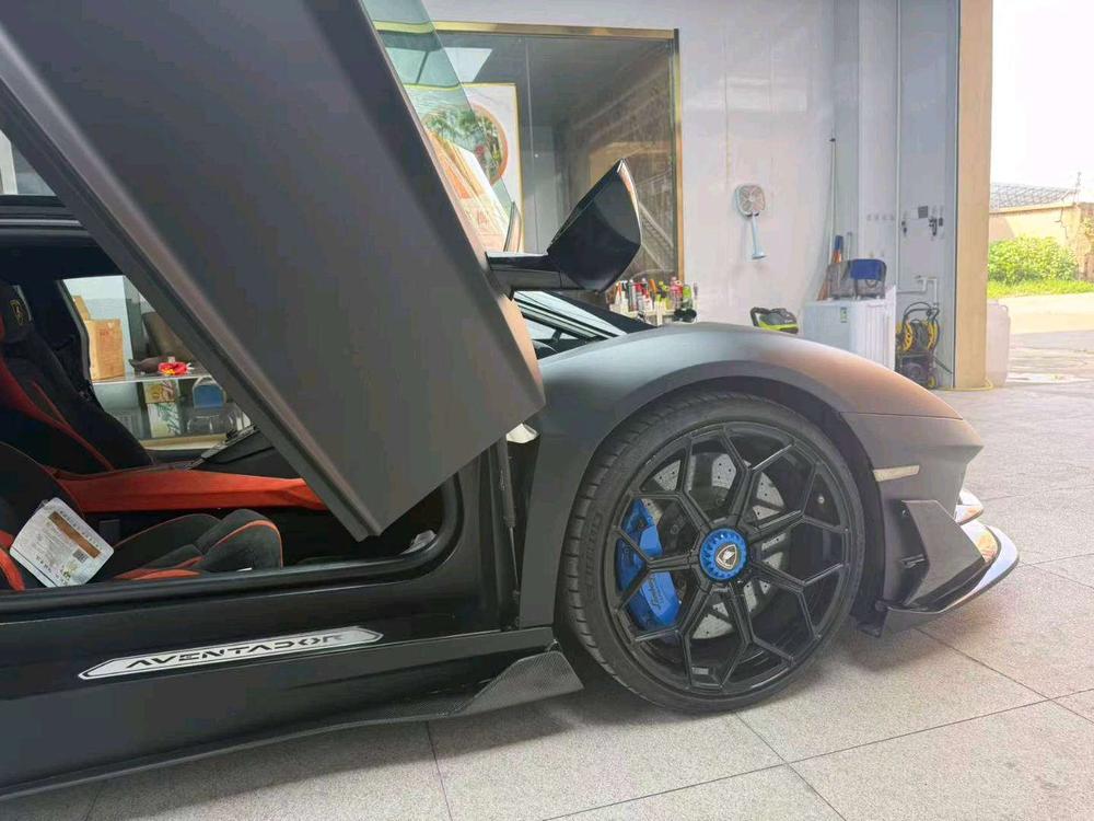 Lamborghini Aventador