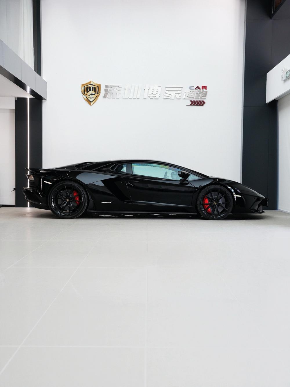 Lamborghini Aventador