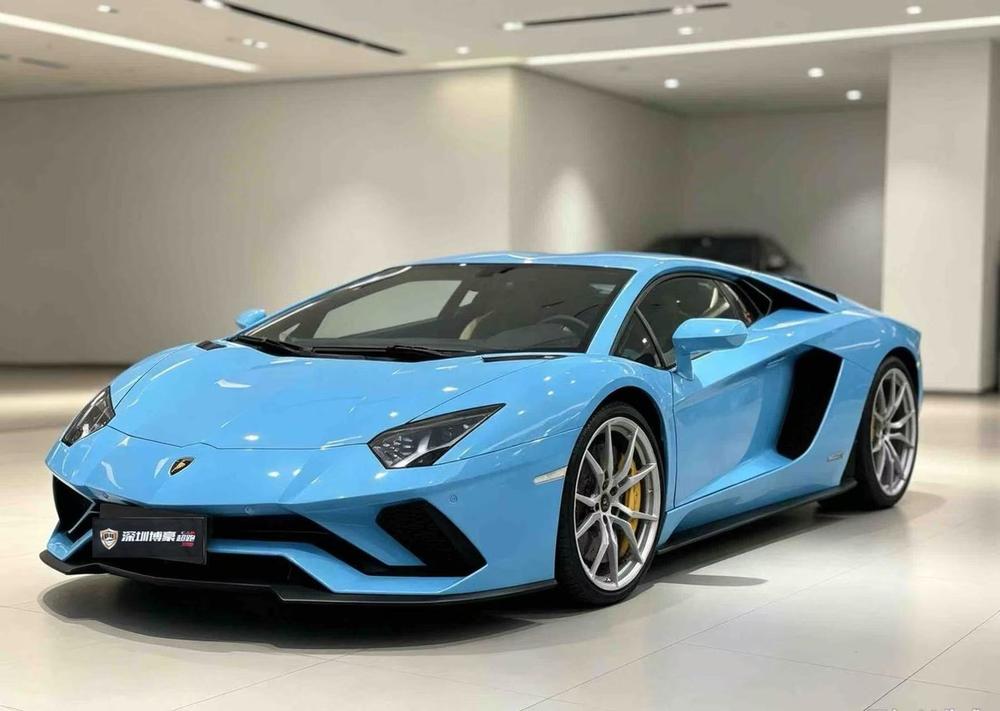 Lamborghini Aventador