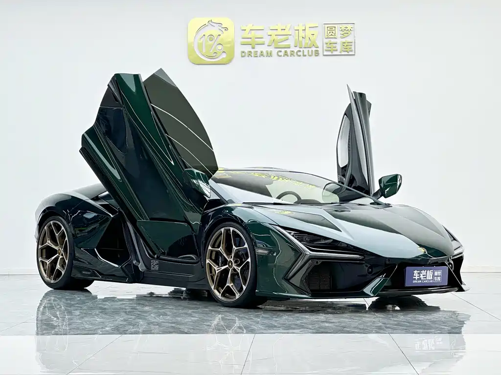 Lamborghini Revuelto