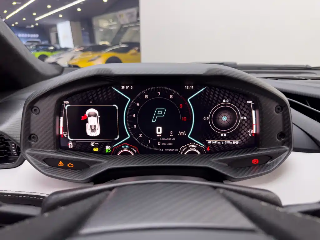 Lamborghini Revuelto