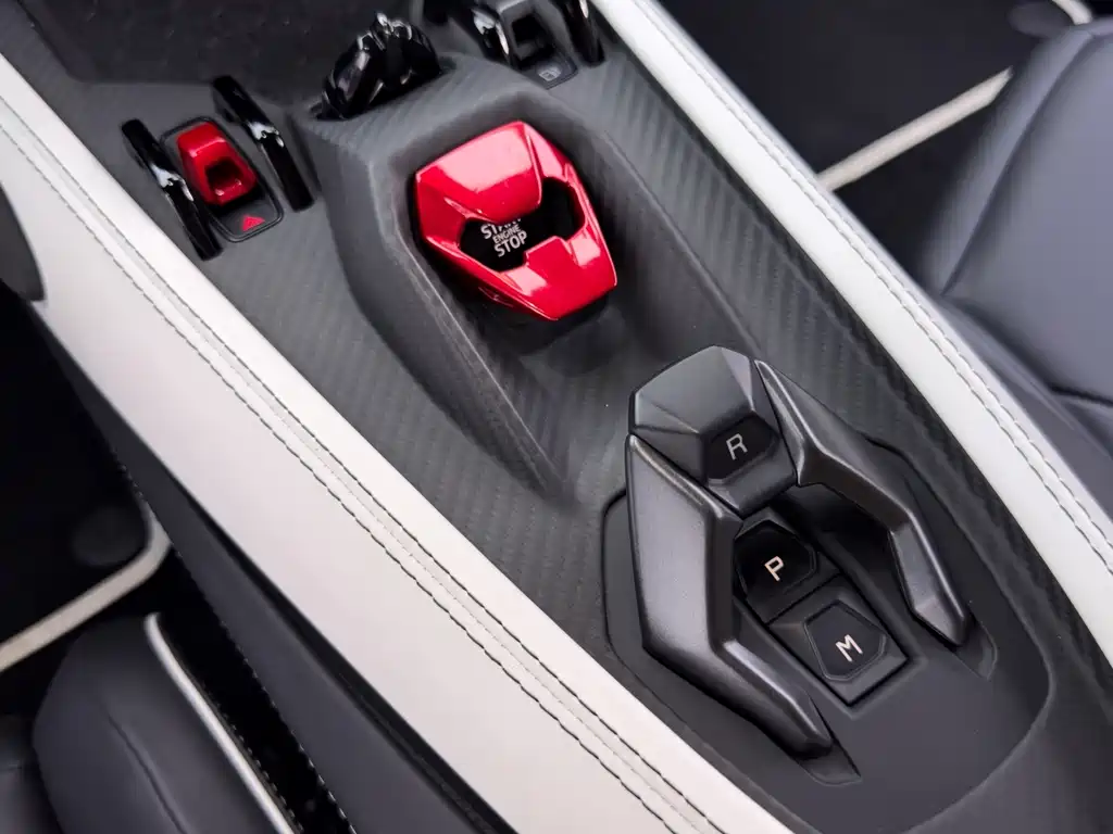 Lamborghini Revuelto