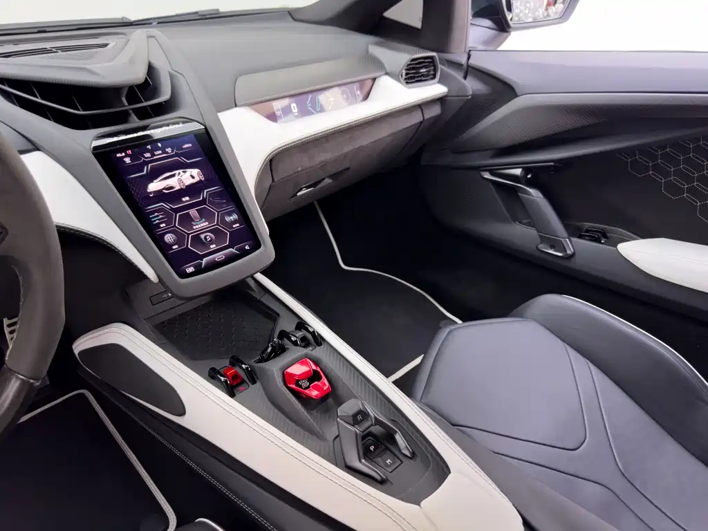 Lamborghini Revuelto