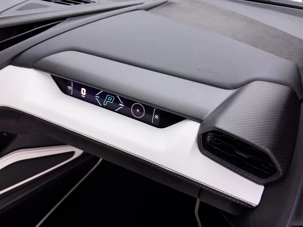 Lamborghini Revuelto