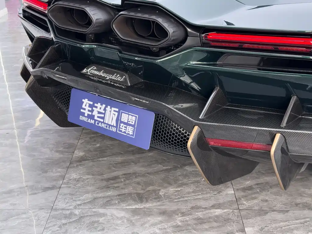 Lamborghini Revuelto