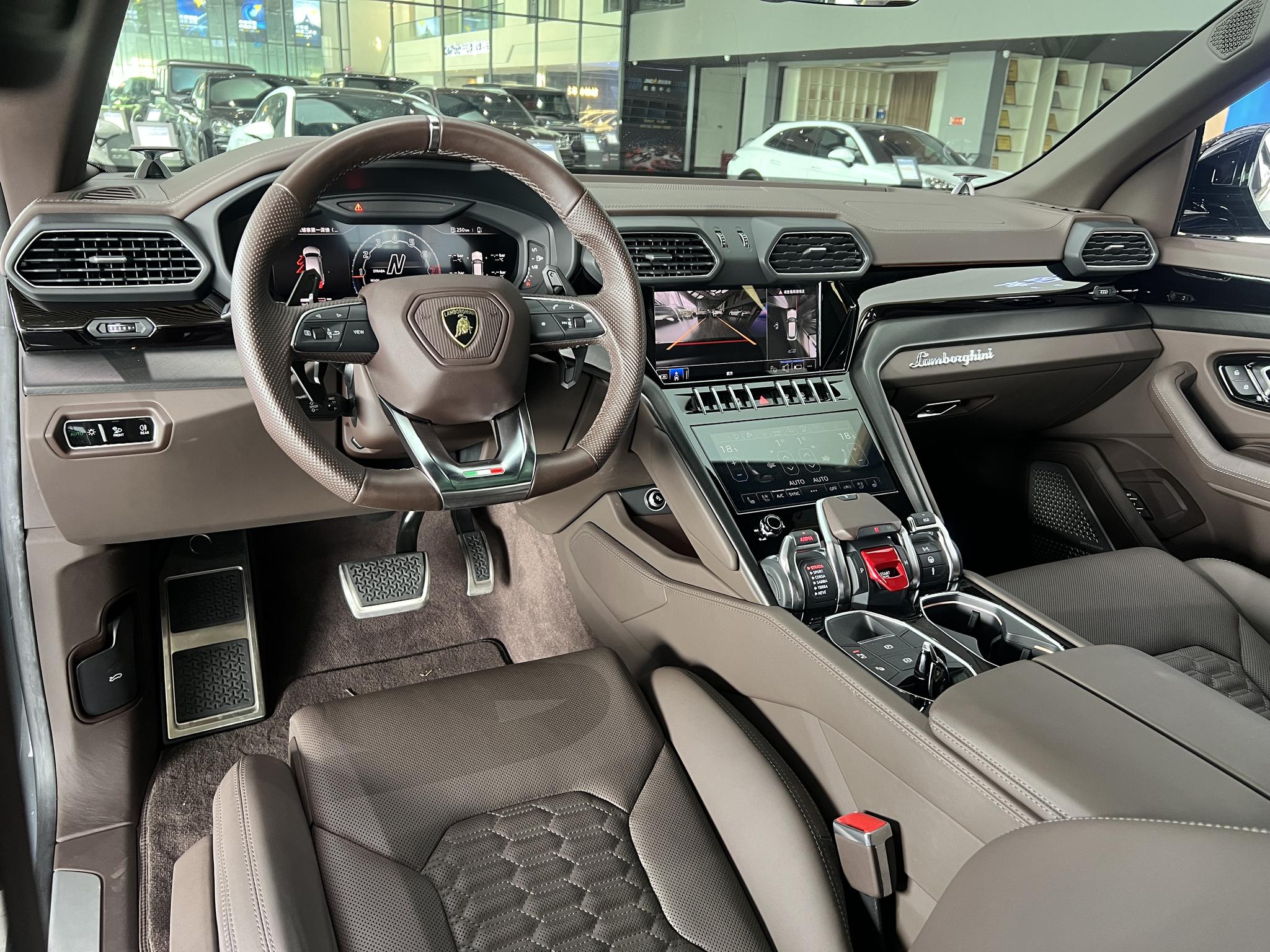 Lamborghini Urus