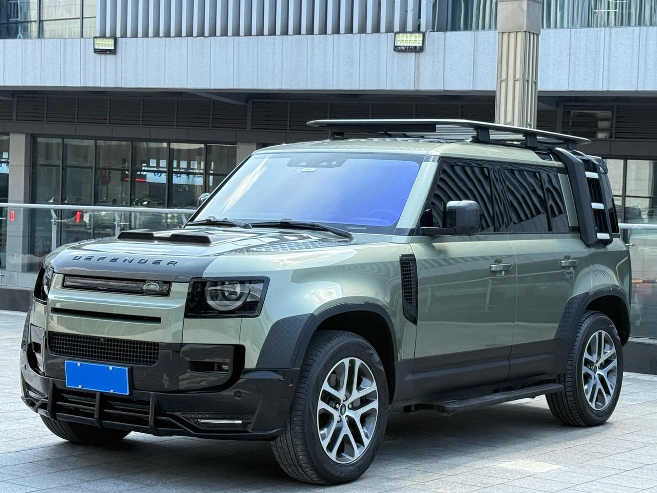 Land Rover Defender