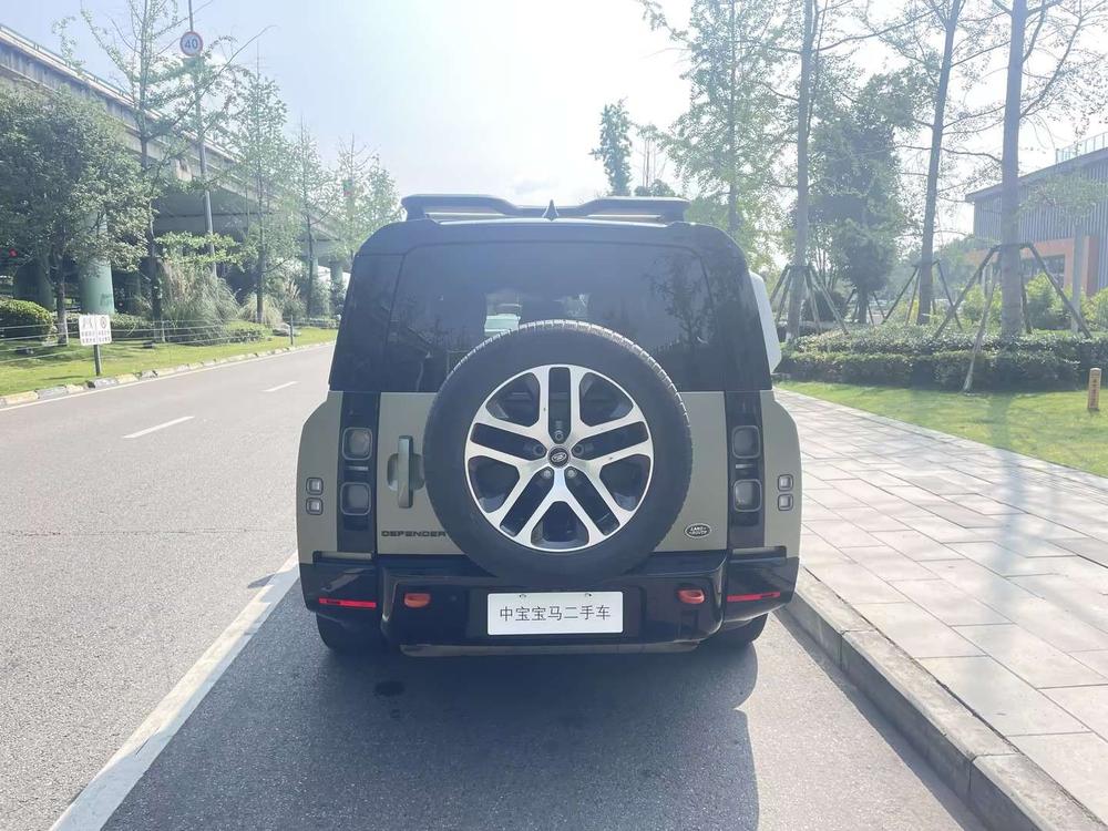 Land Rover Defender