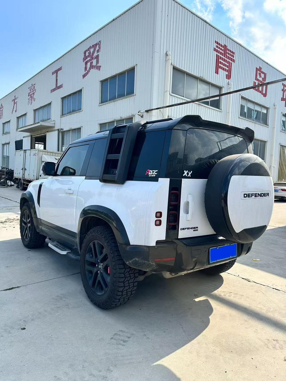 Land Rover Defender