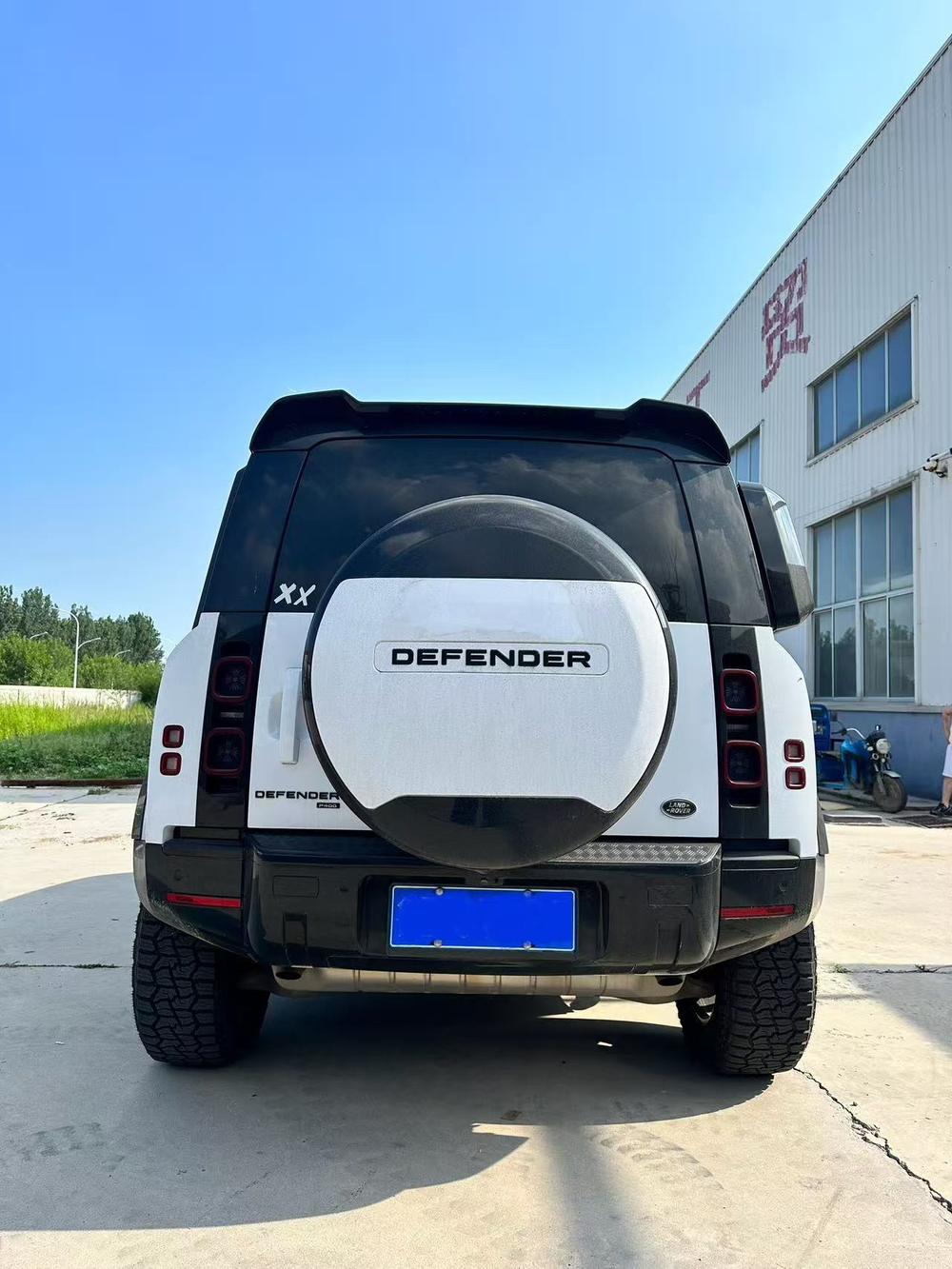 Land Rover Defender
