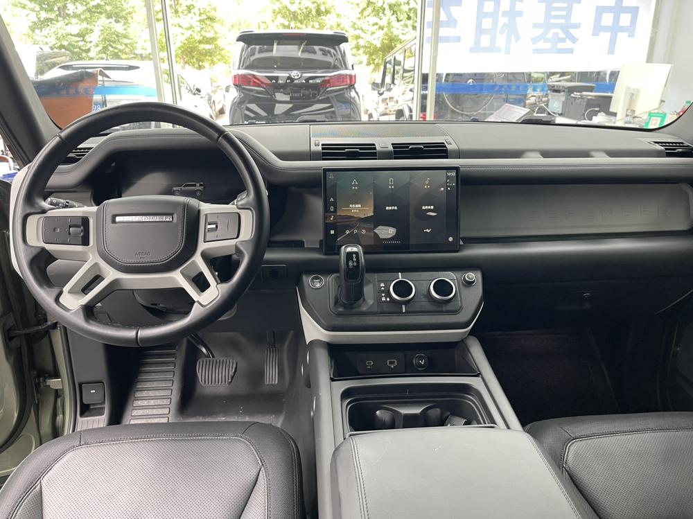 Land Rover Defender