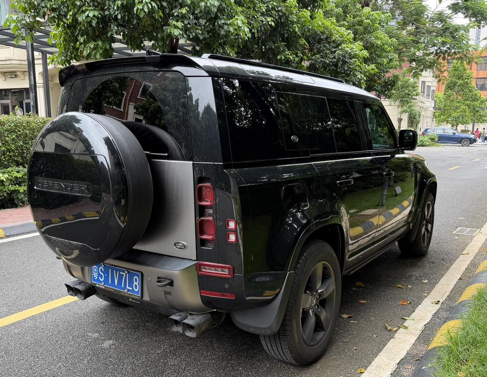 Land Rover Defender
