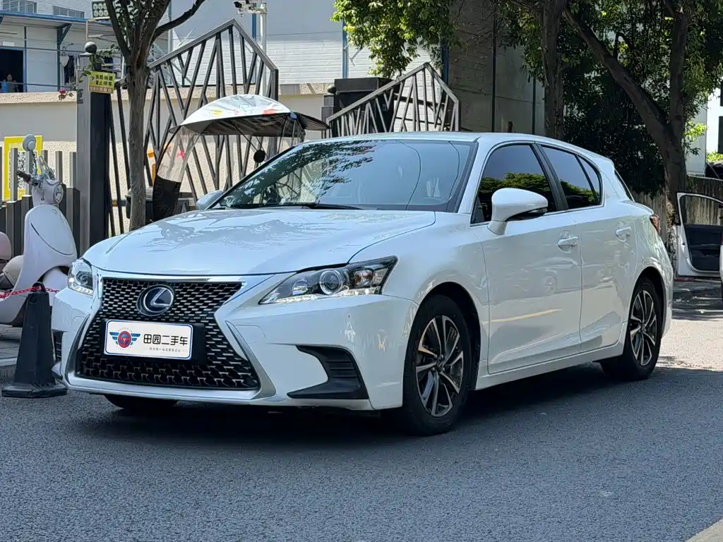 Lexus CT