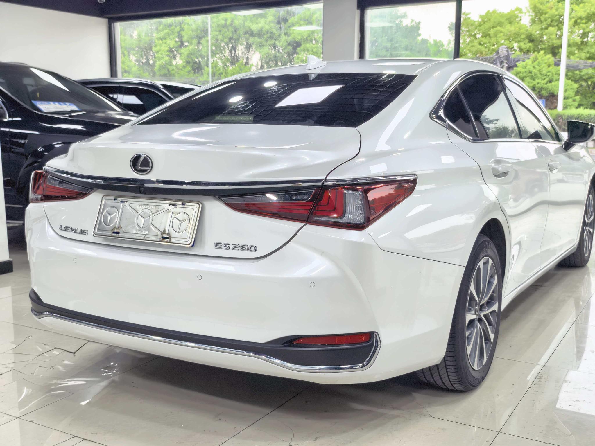 Lexus Lexus ES