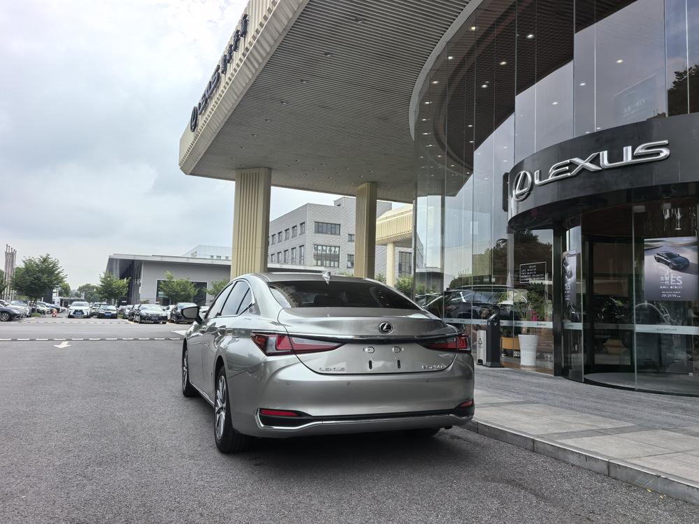 Lexus Lexus ES