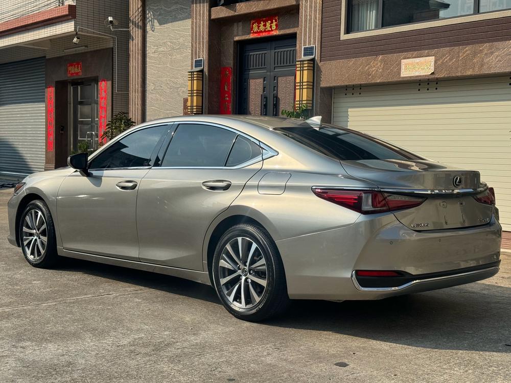 Lexus Lexus ES