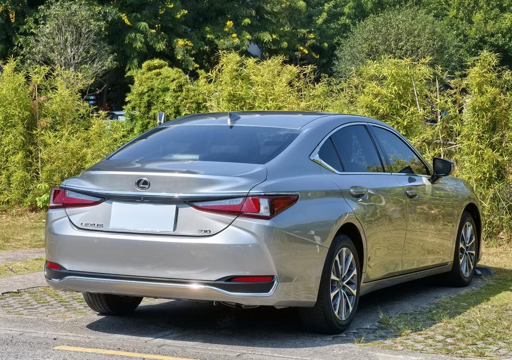 Lexus Lexus ES
