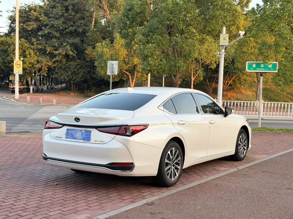 Lexus Lexus ES