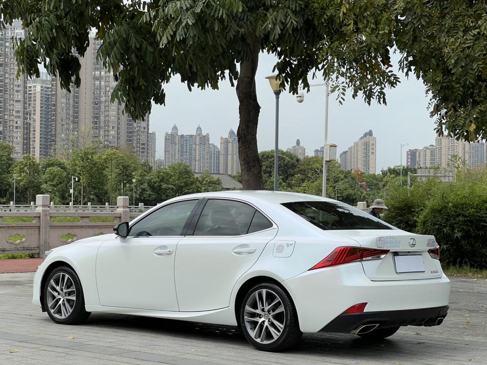 Lexus Lexus IS