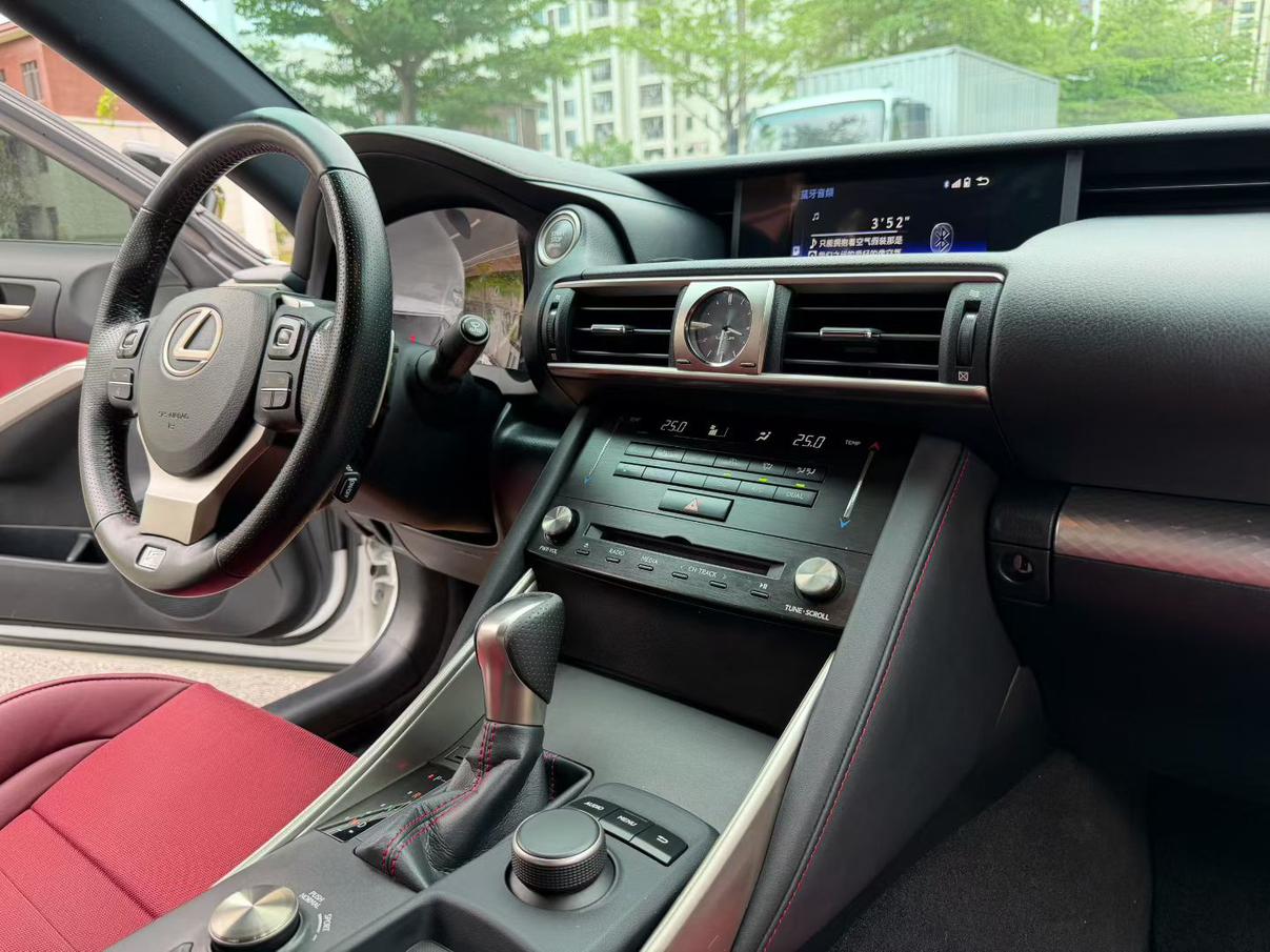 Lexus Lexus IS
