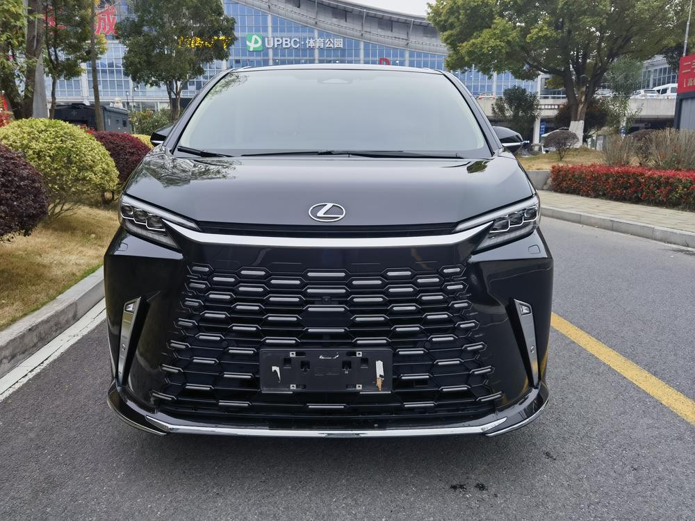Lexus Lexus LM