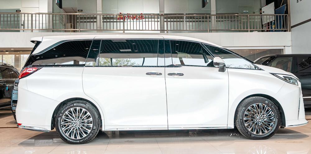 Lexus Lexus LM
