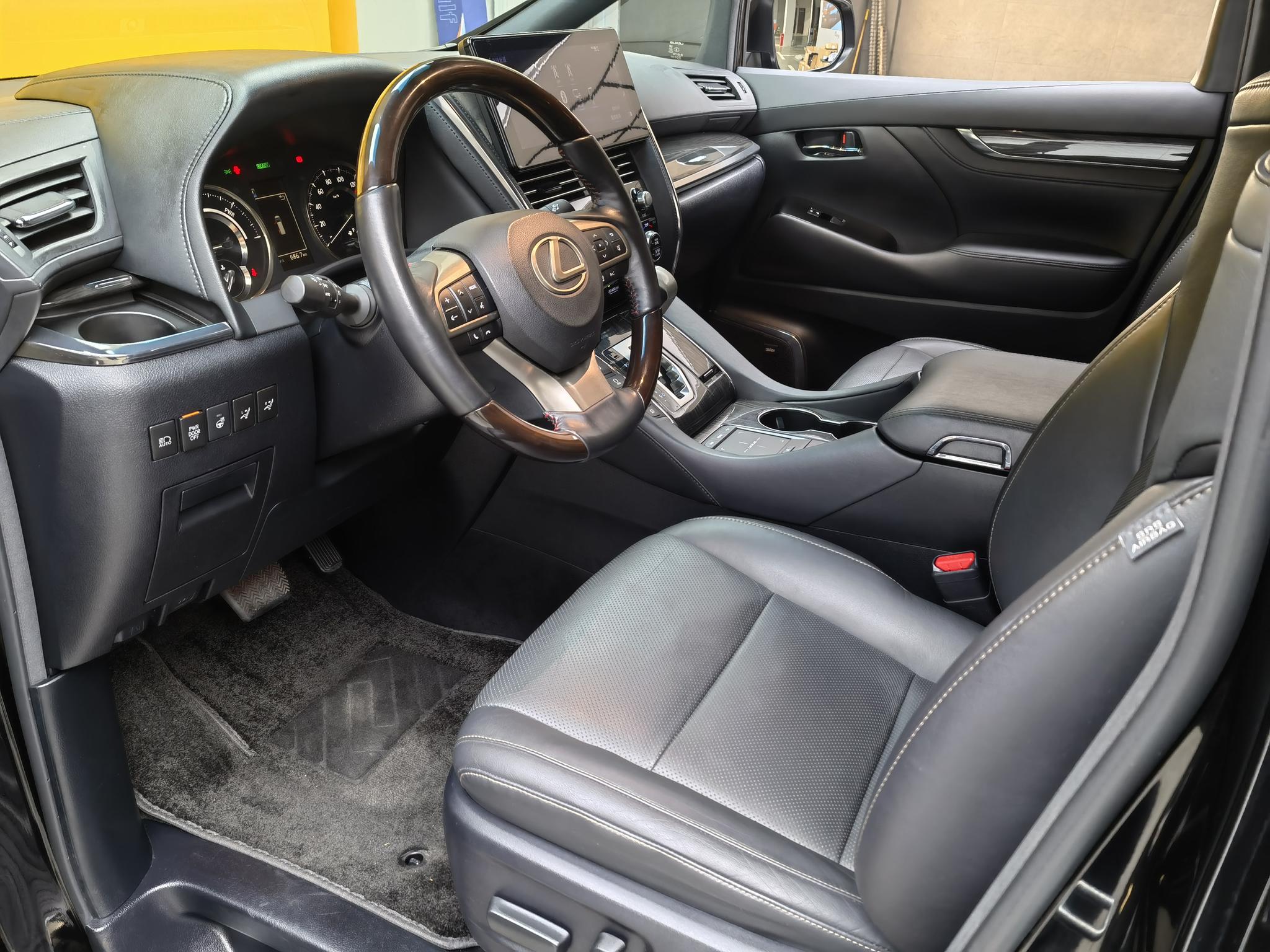 Lexus Lexus LM