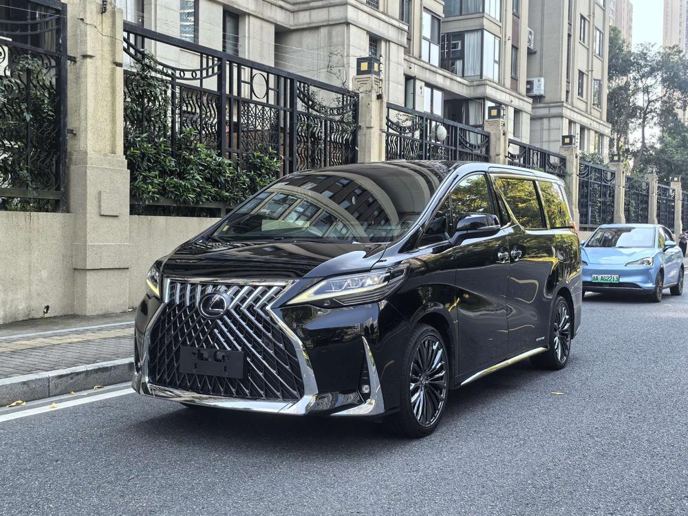 Lexus Lexus LM