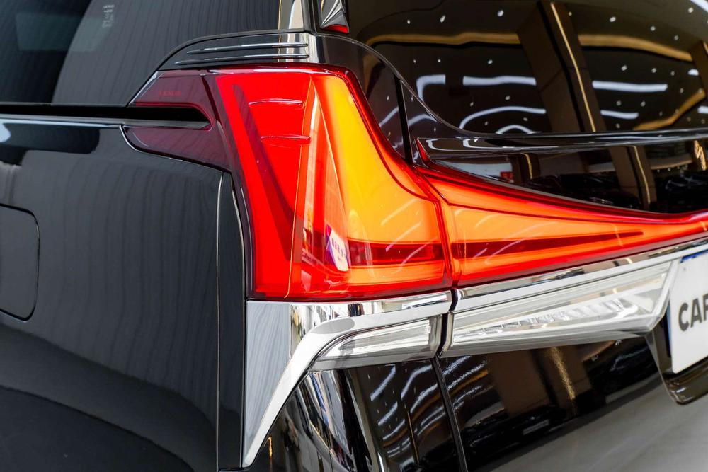 Lexus Lexus LM