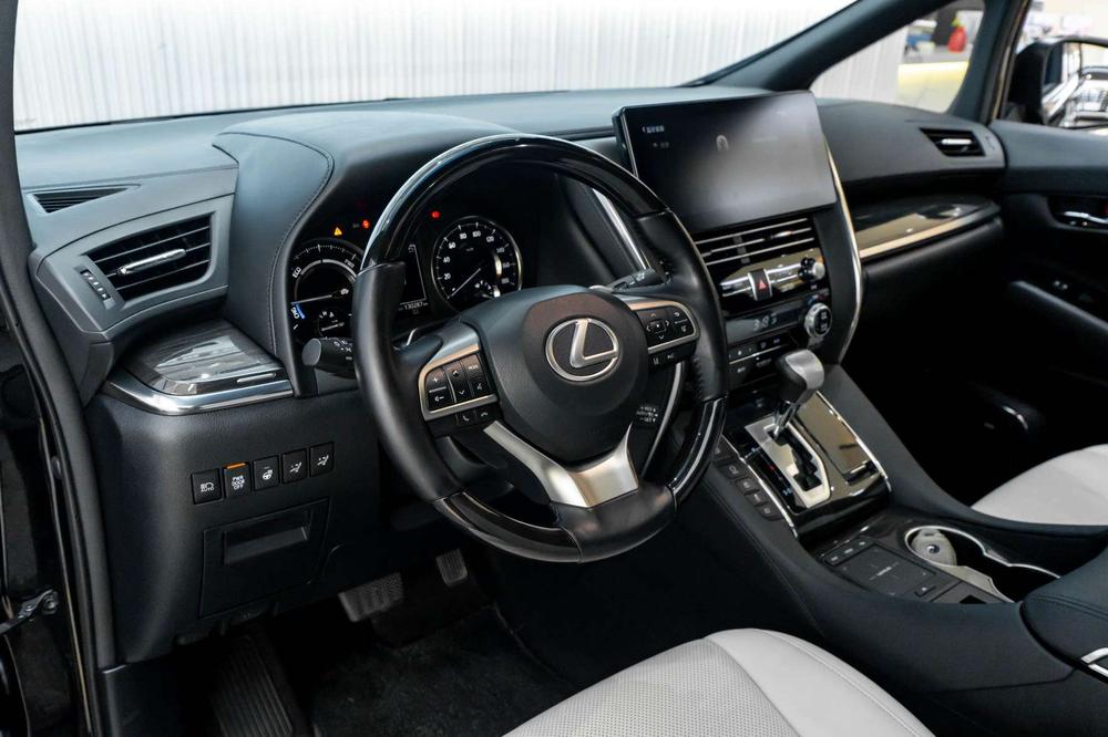Lexus Lexus LM