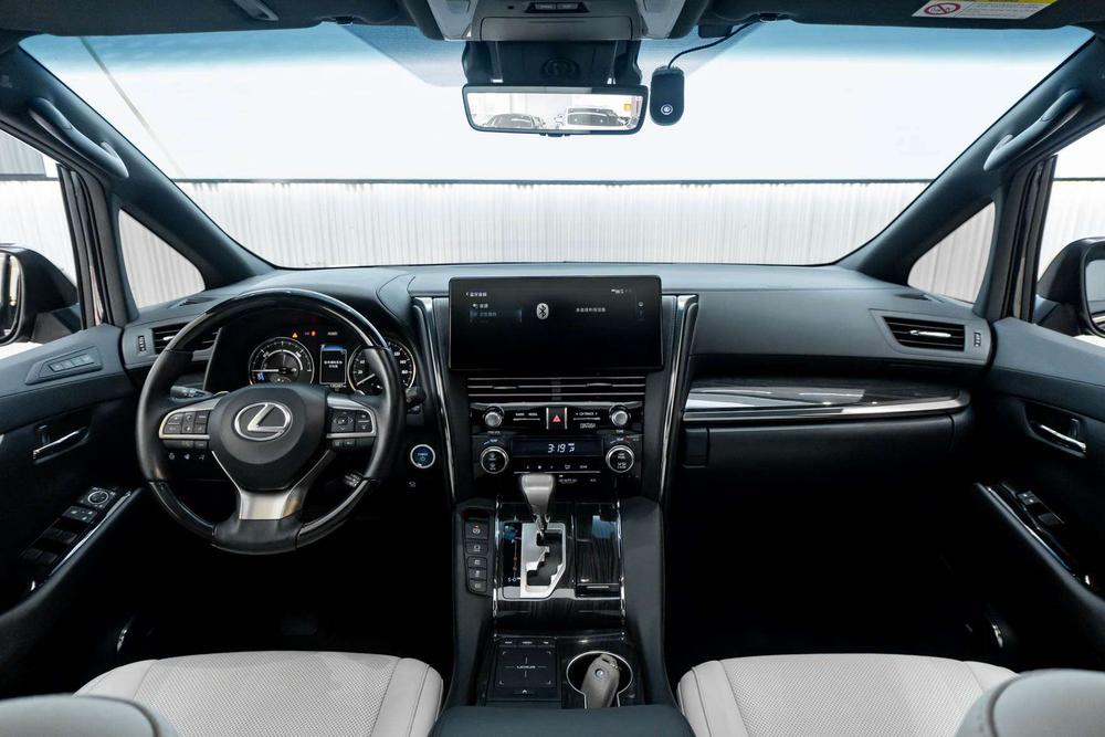 Lexus Lexus LM