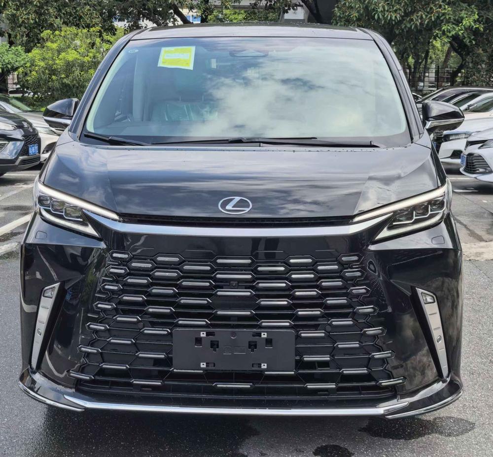 Lexus Lexus LM