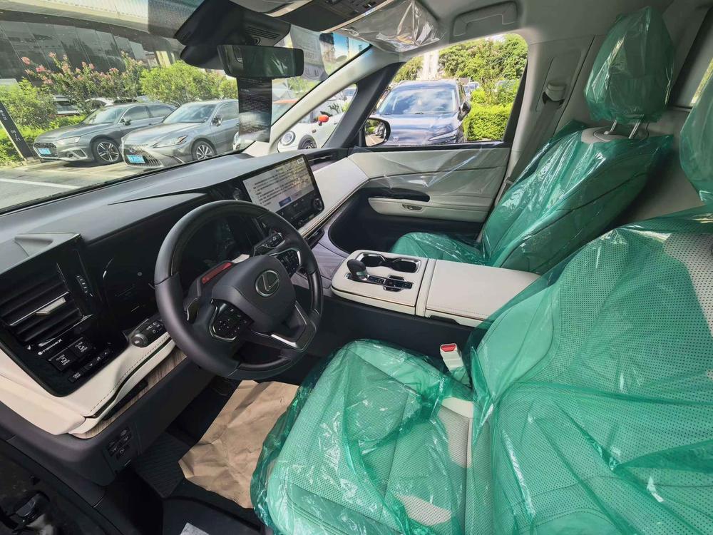 Lexus Lexus LM