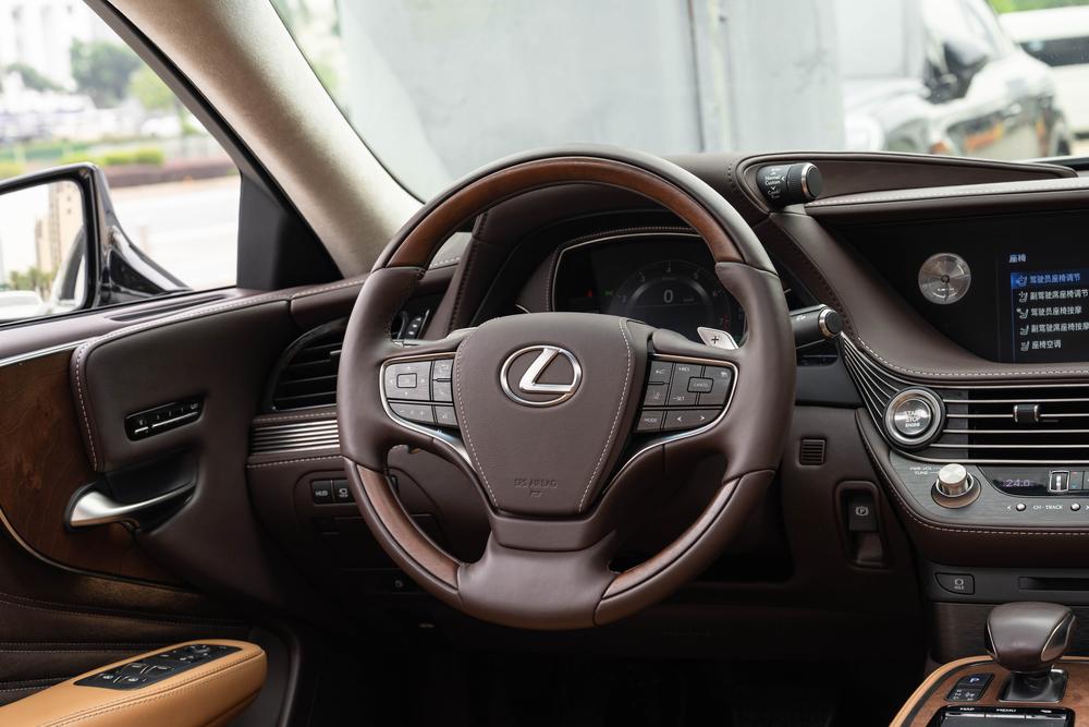 Lexus Lexus LS