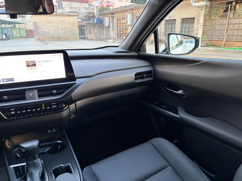 Lexus Lexus UX