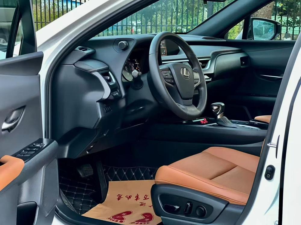 Lexus Lexus UX