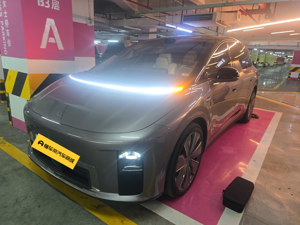 Li Auto 理想i9